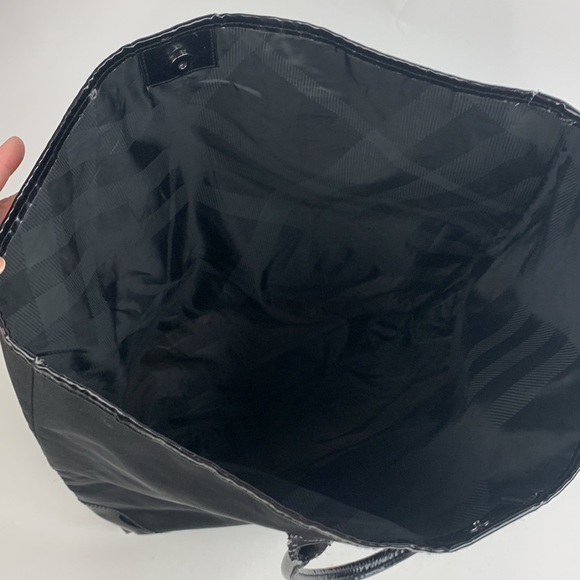 Burberry Large Tote Bag Black Nylon Fragrance Collection Shiny bottom Snap close - Picture 9 of 16